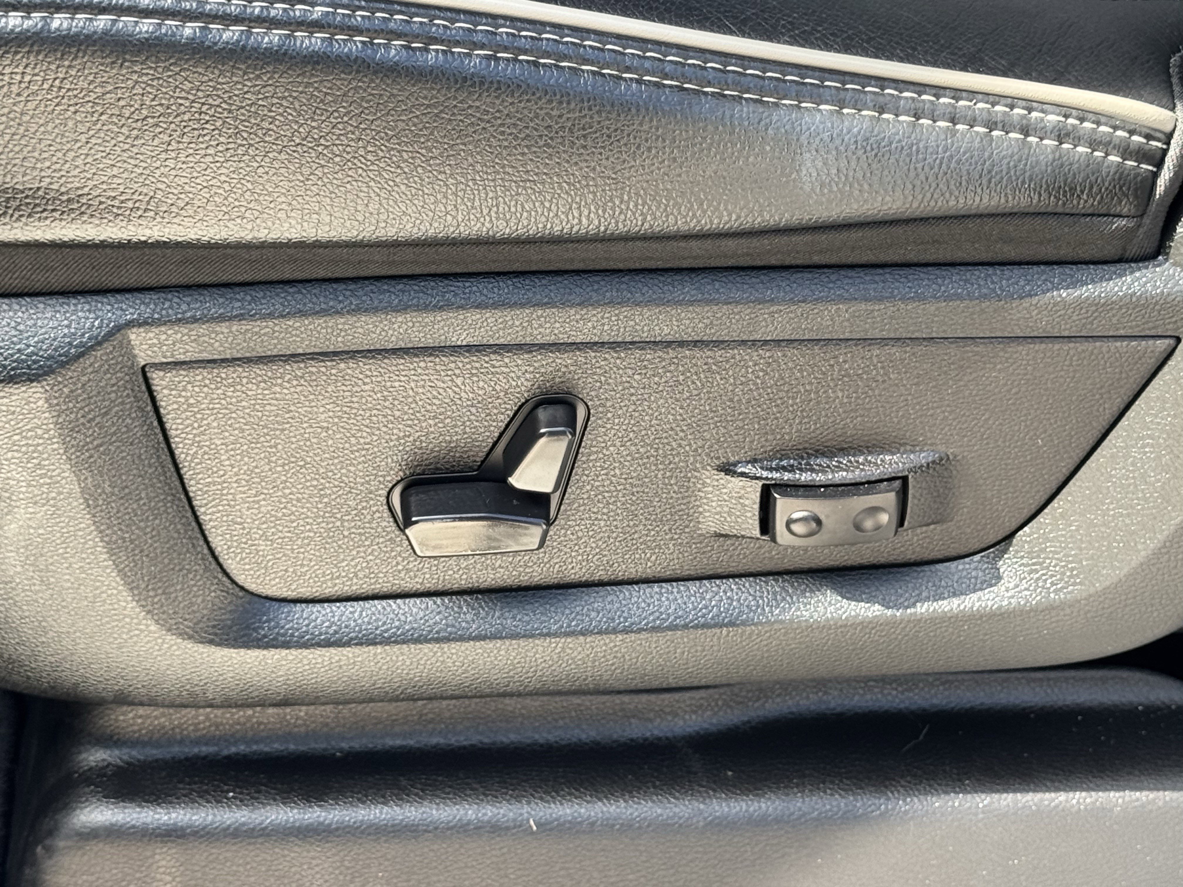 Used 2024 RAM 2500 Laramie w/ Sport Appearance Package image 28