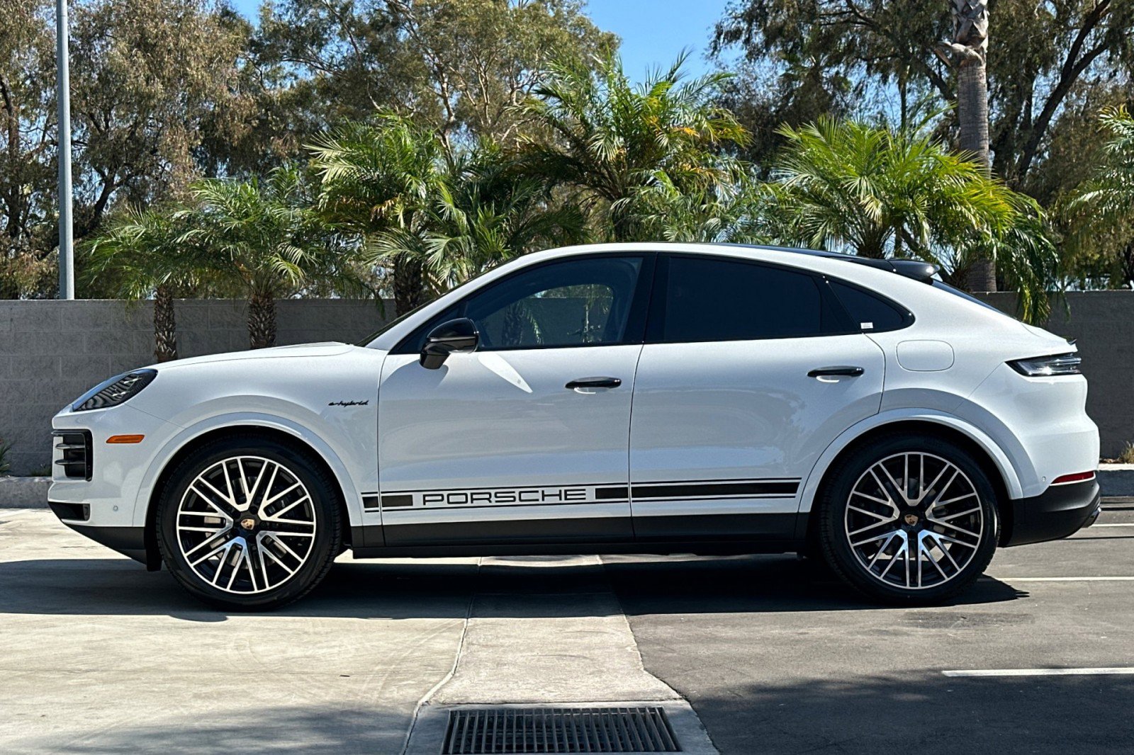 New 2026 Porsche Cayenne E-Hybrid image 2