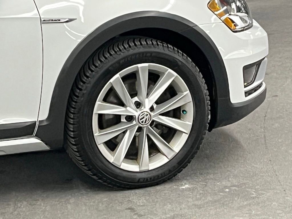 Used 2017 Volkswagen Golf Alltrack S image 36