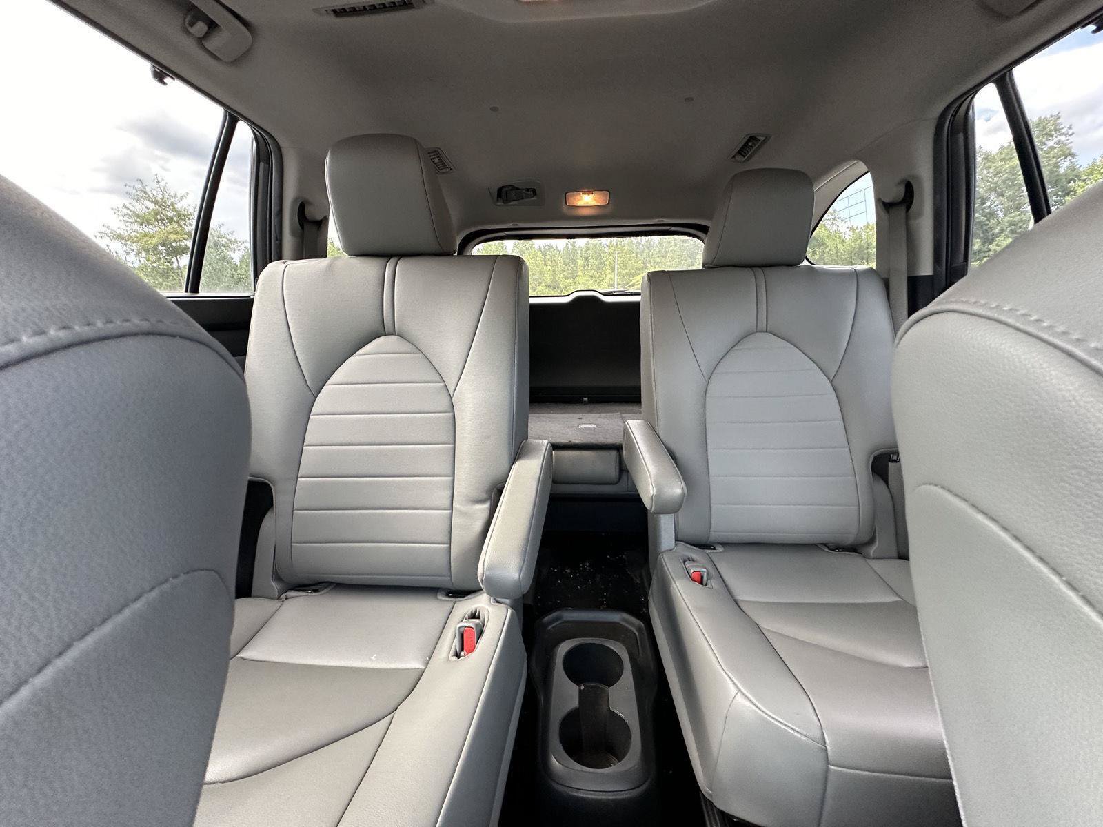 Used 2023 Toyota Highlander XLE FWD image 13