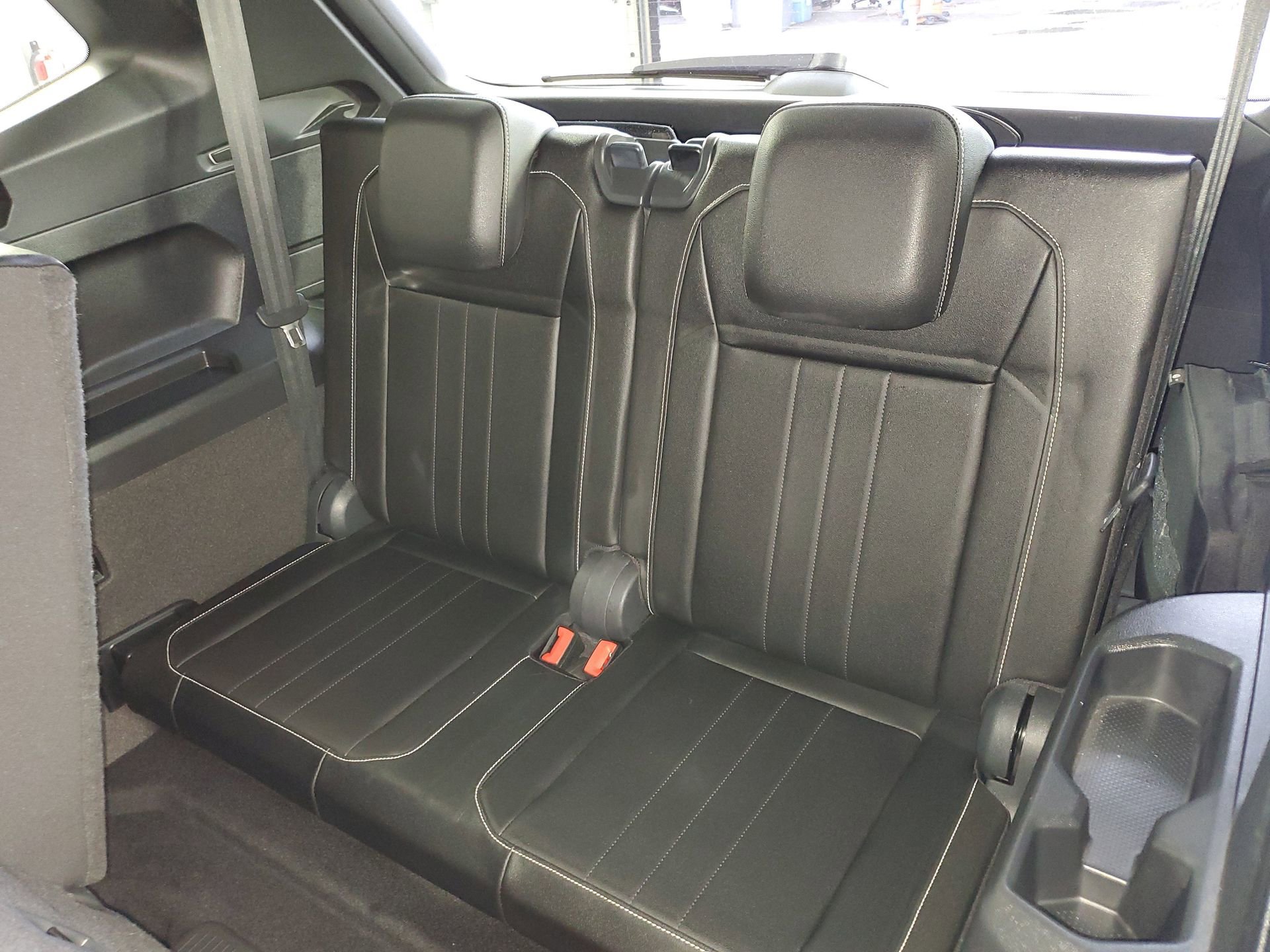 Used 2023 Volkswagen Tiguan SE R-Line image 46