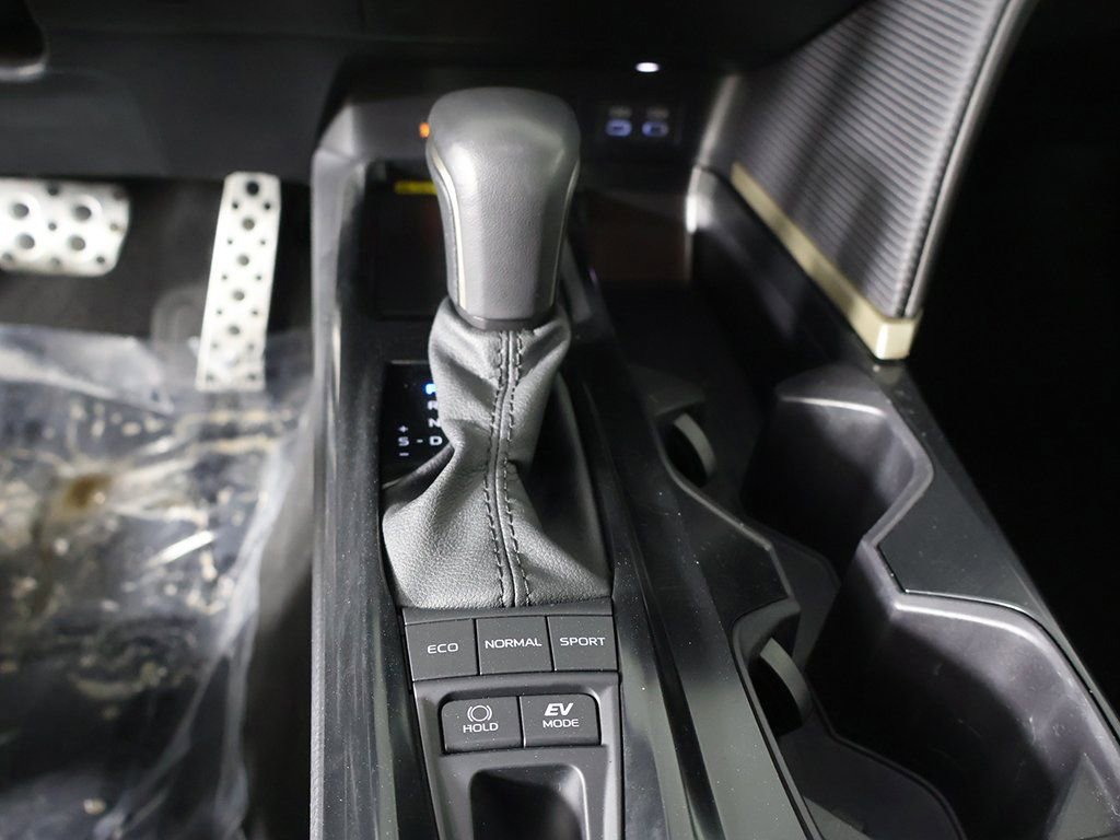 Used 2025 Toyota Camry SE image 42