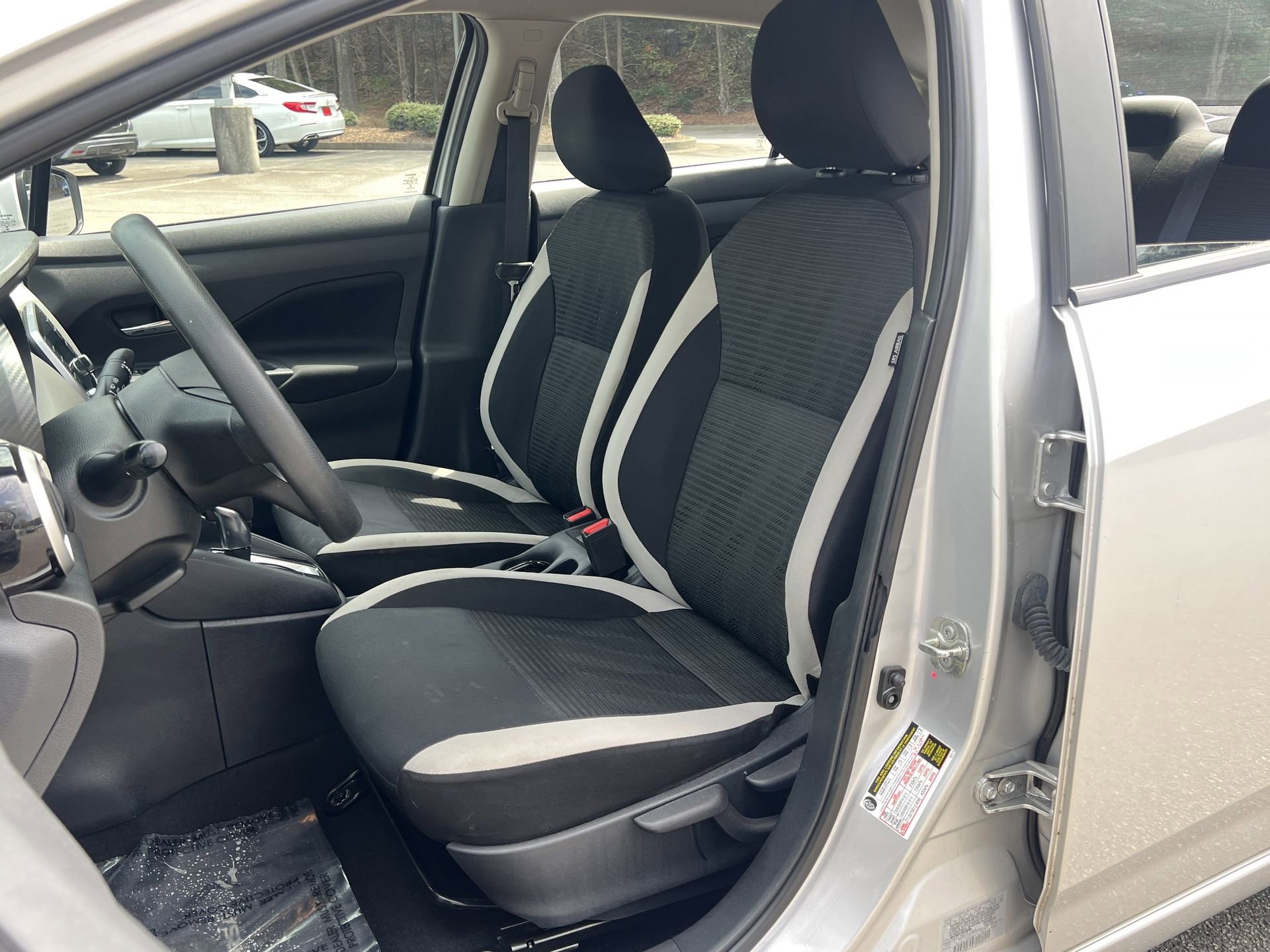 Used 2021 Nissan Versa SV image 15