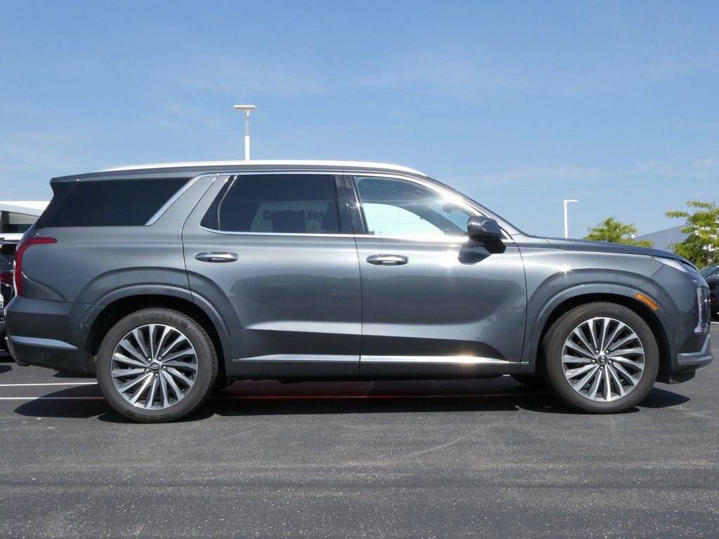 Used 2024 Hyundai Palisade Calligraphy AWD/4WD image 2