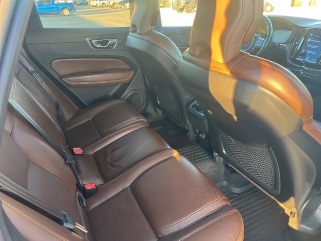 Used 2020 Volvo XC60 T6 Inscription w/ Protection Package Premier image 10