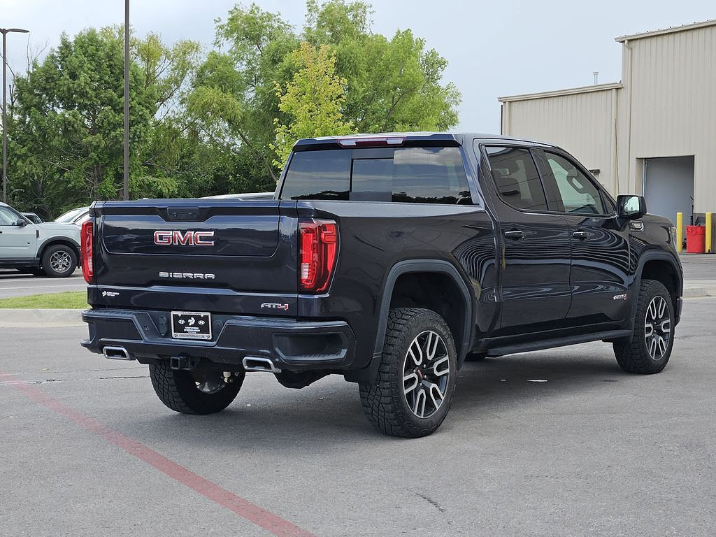 Used 2022 GMC Sierra 1500 AT4 w/ AT4 Preferred Package AWD/4WD image 4