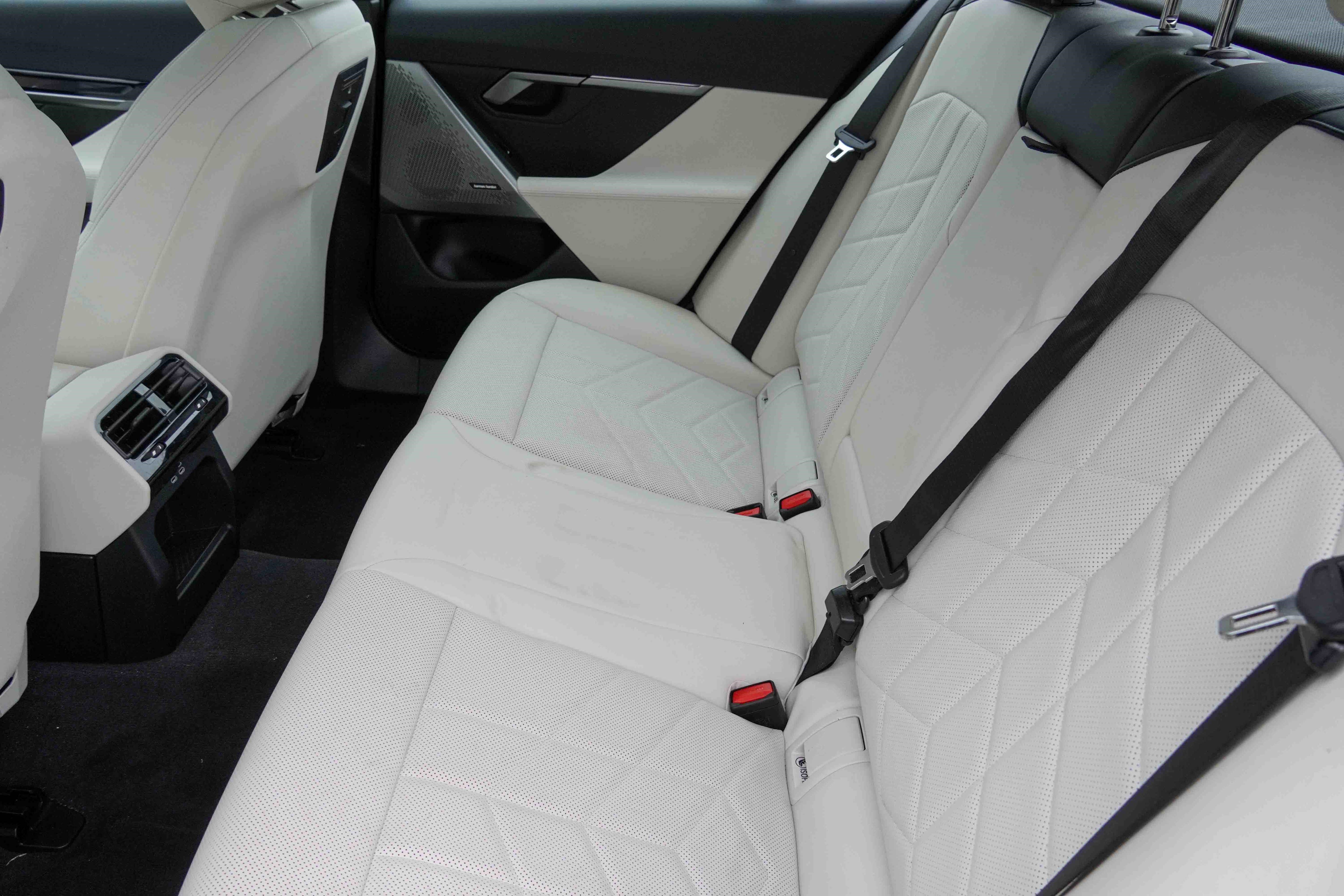 Certified 2025 BMW 540i xDrive 540i xDrive image 38