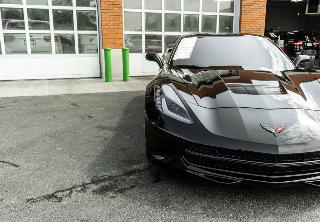 Used 2019 Chevrolet Corvette Stingray Coupe w/ 1LT RWD image 29