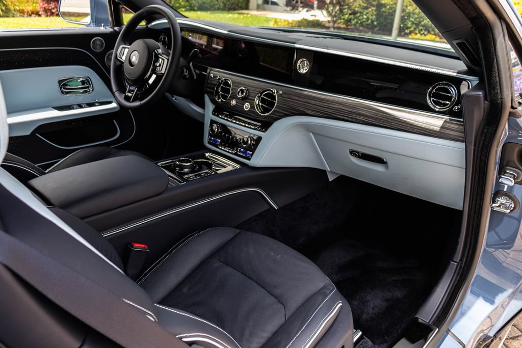 Used 2025 Rolls-Royce Spectre w/ Leather Finishing Pack AWD/4WD image 48