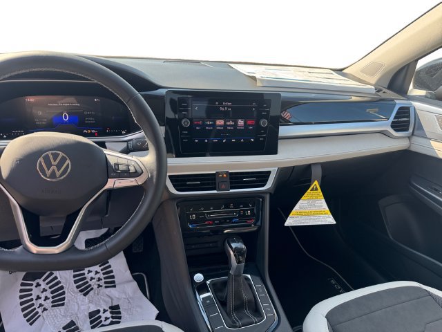 New 2026 Volkswagen Taos SE FWD image 10