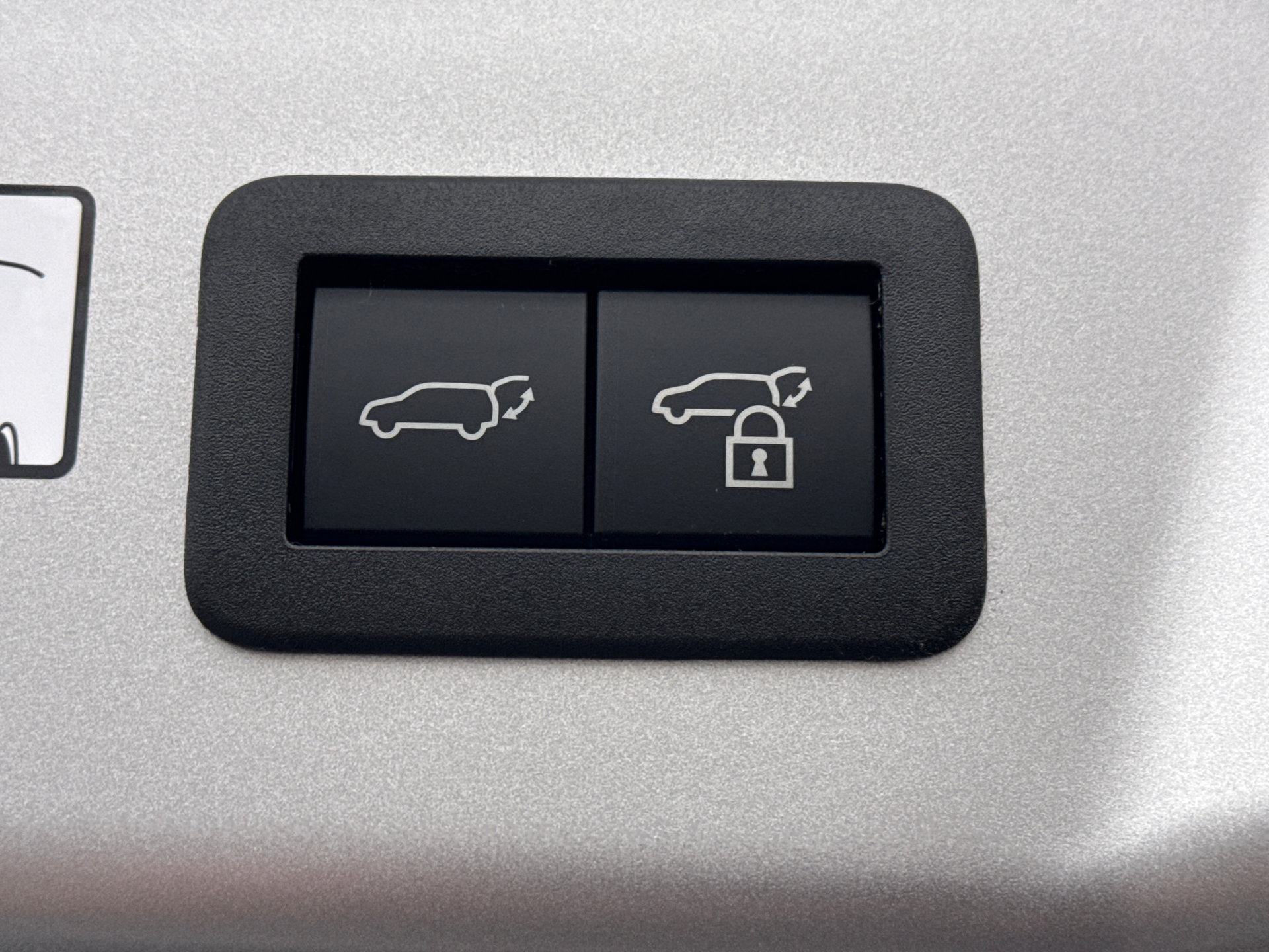 New 2026 Toyota Prius Plug-In Hybrid FWD image 10