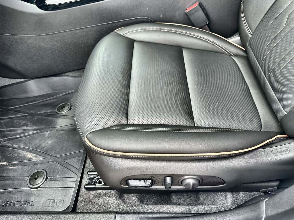 Used 2026 Buick Envista Avenir FWD image 25
