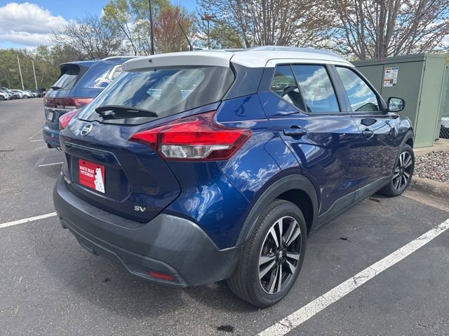 Used 2019 Nissan Kicks SV FWD image 2