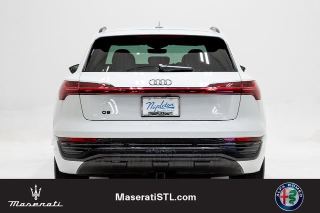 Used 2024 Audi Q8 e-tron Premium Plus image 24
