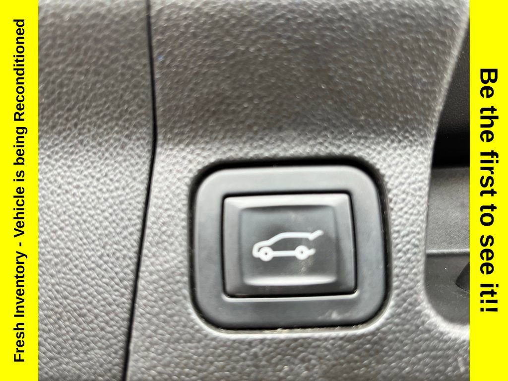 Used 2019 GMC Acadia SLT w/ LPO, Black Accent Package AWD/4WD image 38