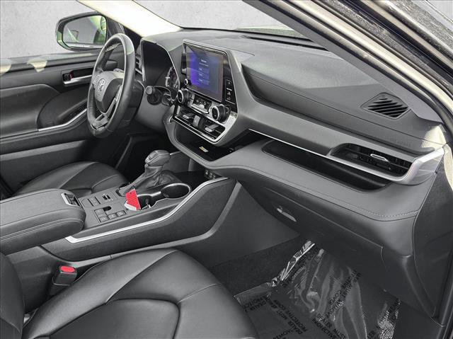 Used 2024 Toyota Highlander XLE image 22