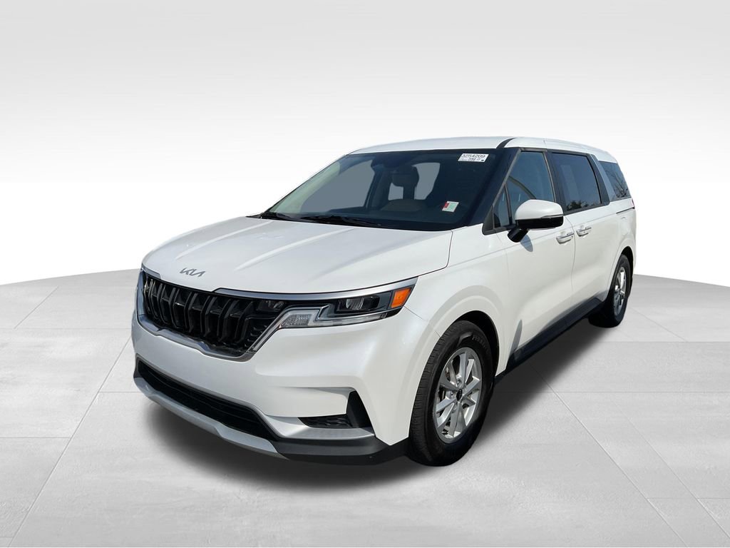 Used 2023 Kia Carnival LX image 4
