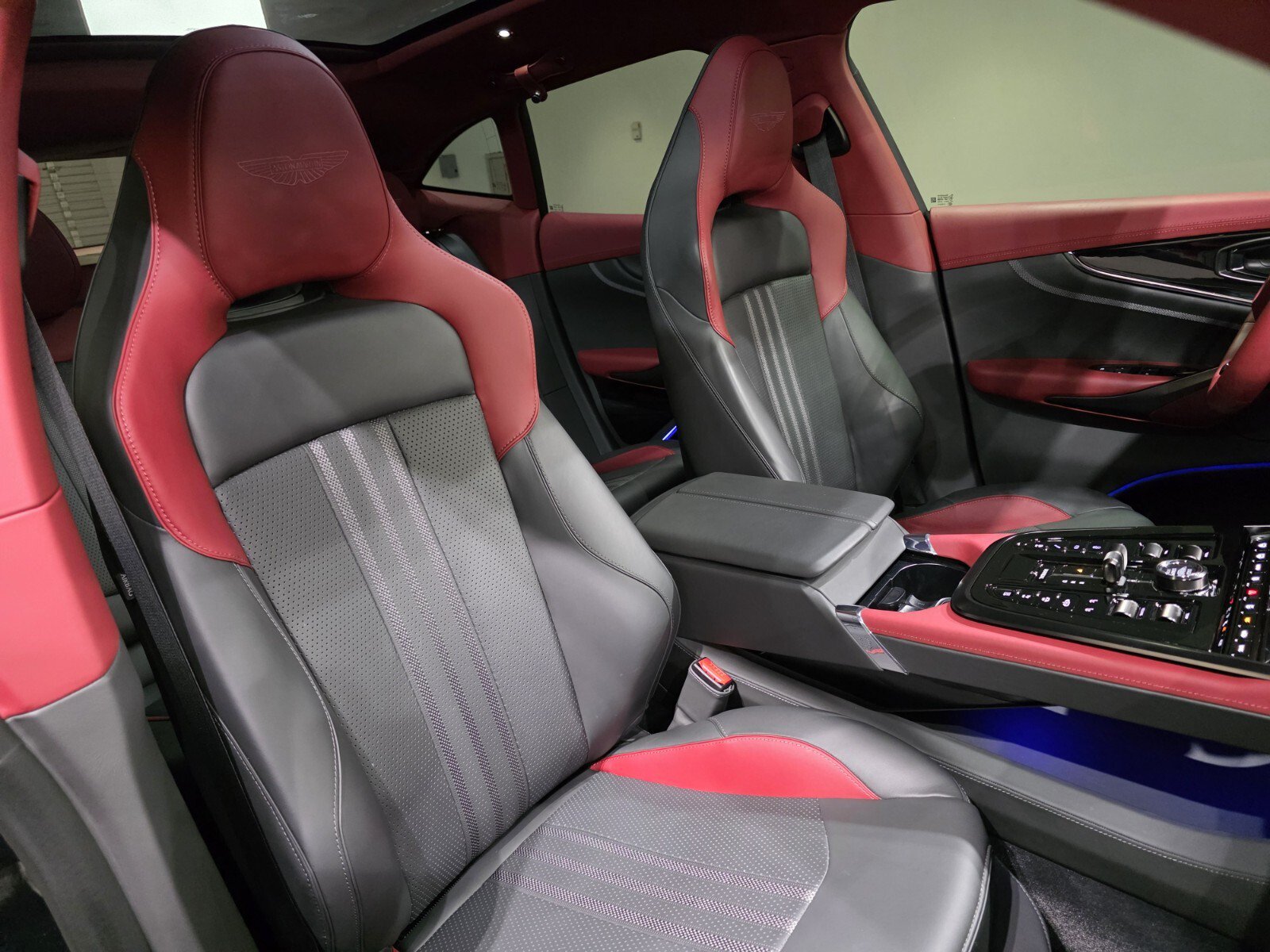 Used 2025 Aston Martin DBX 707 AWD/4WD image 22
