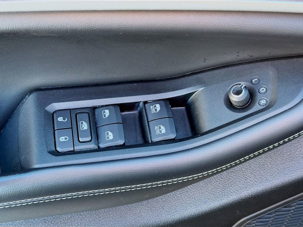 Used 2024 Jeep Grand Cherokee L Limited w/ Luxury Tech Group II image 25