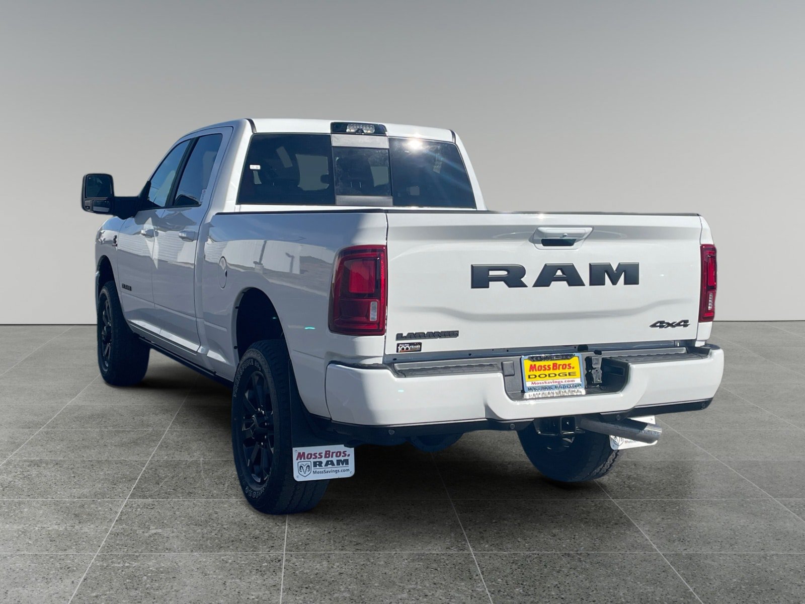 New 2026 RAM 2500 Laramie AWD/4WD image 3