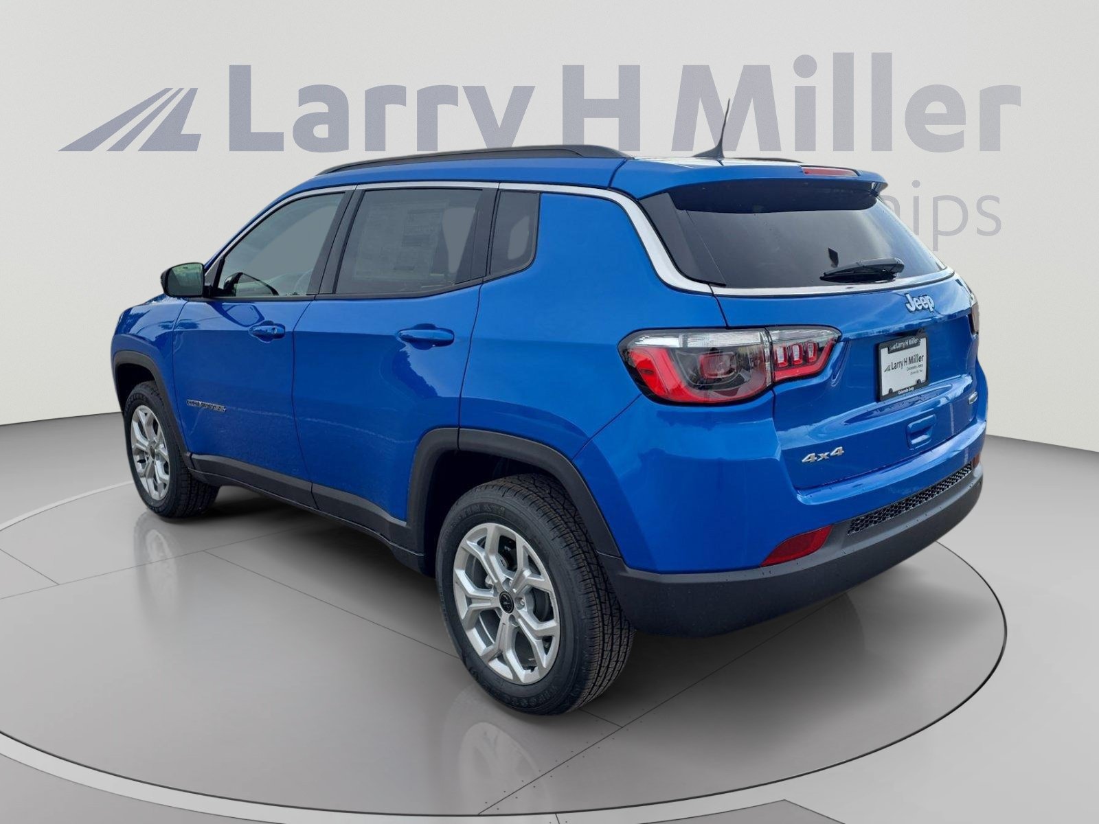 New 2026 Jeep Compass Latitude AWD/4WD image 4