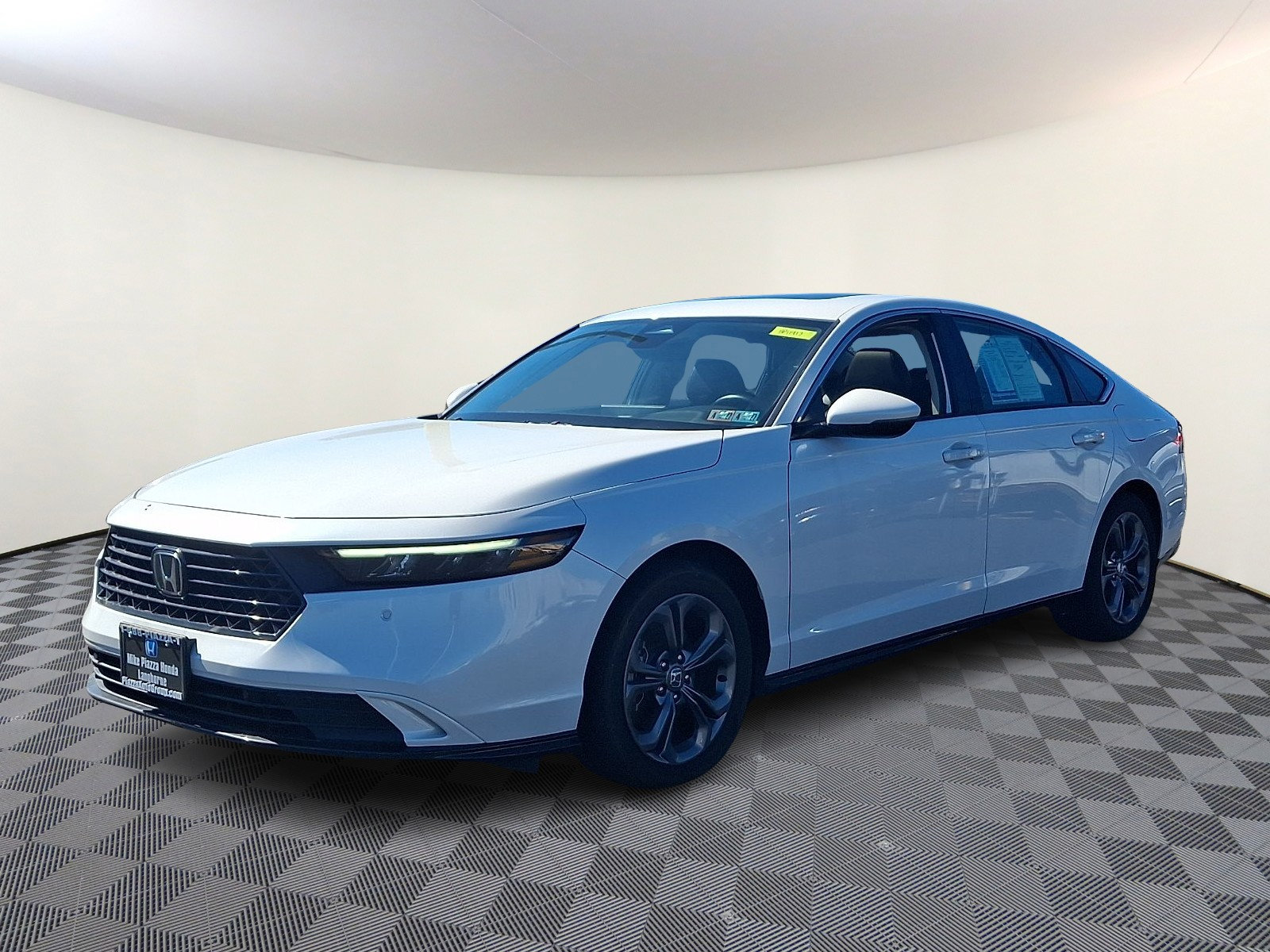 Used 2024 Honda Accord EX-L image 3