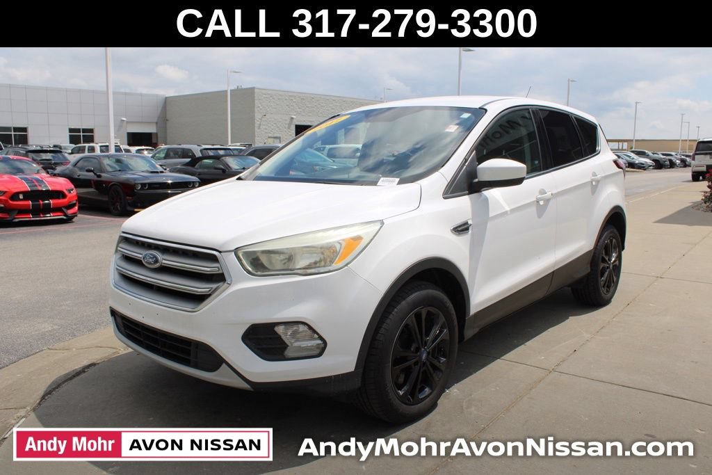 Used 2017 Ford Escape SE AWD/4WD image 3