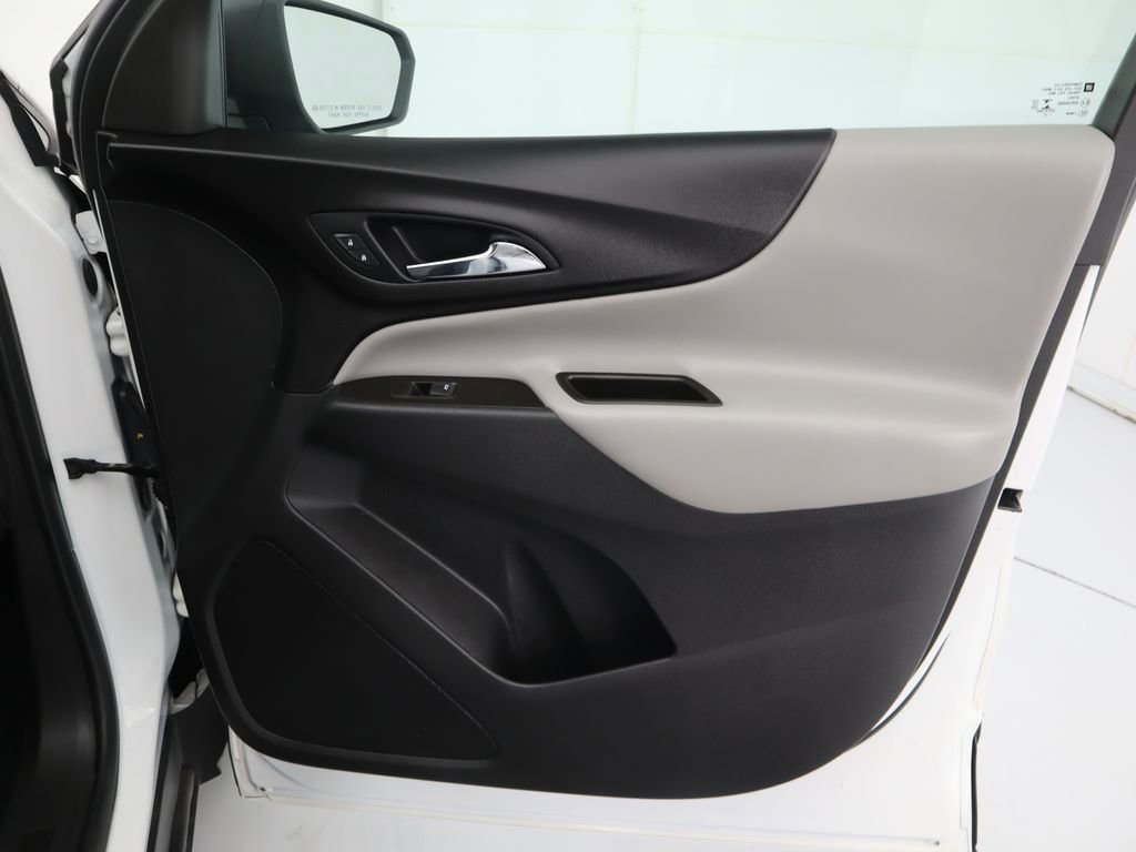 Used 2021 Chevrolet Equinox LS w/ LS Convenience Package image 23