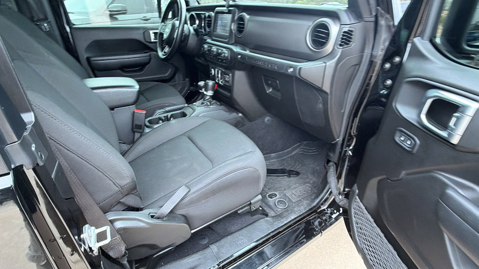 Used 2022 Jeep Wrangler Sport S image 20