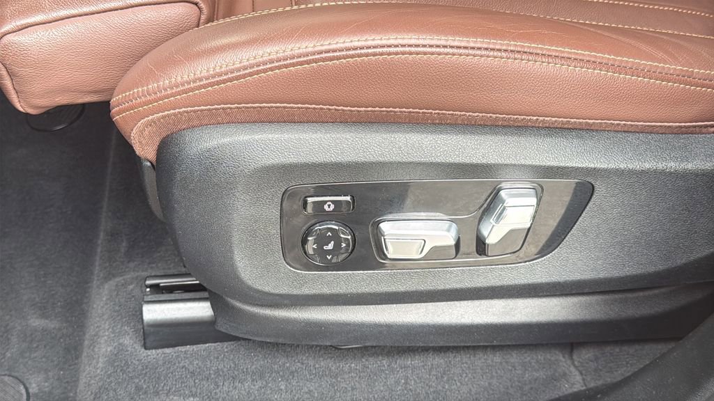 Used 2020 BMW X7 xDrive40i w/ Premium Package image 11