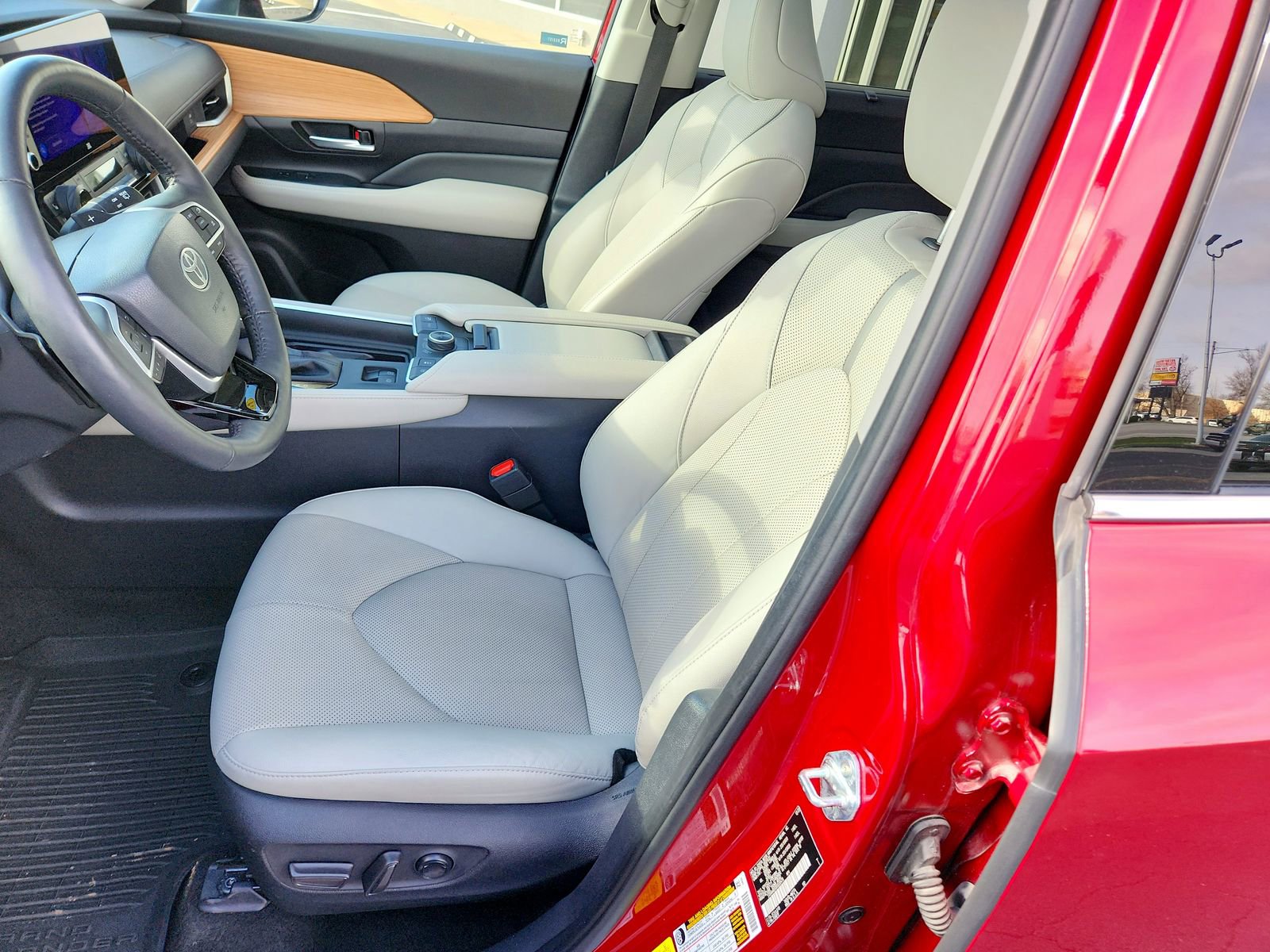 Used 2024 Toyota Grand Highlander Platinum image 10