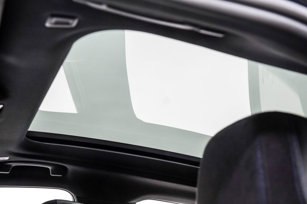 Used 2026 BMW 550e xDrive image 19