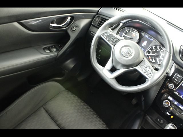 Used 2019 Nissan Rogue SV AWD/4WD image 17