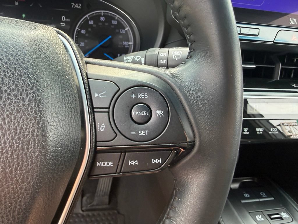 Certified 2024 Toyota Venza XLE AWD/4WD image 29