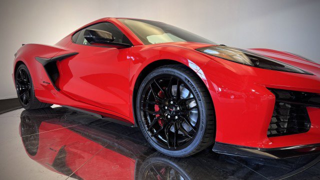 Used 2024 Chevrolet Corvette Z06 w/ Stealth Interior Trim Package RWD image 20
