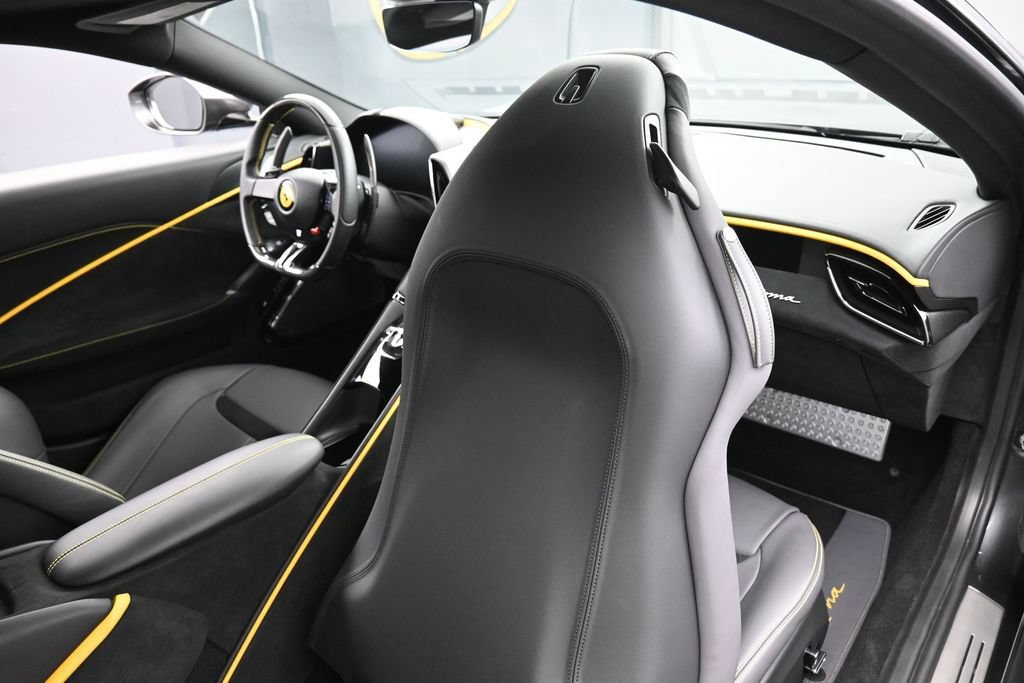 Used 2022 Ferrari Roma RWD image 24