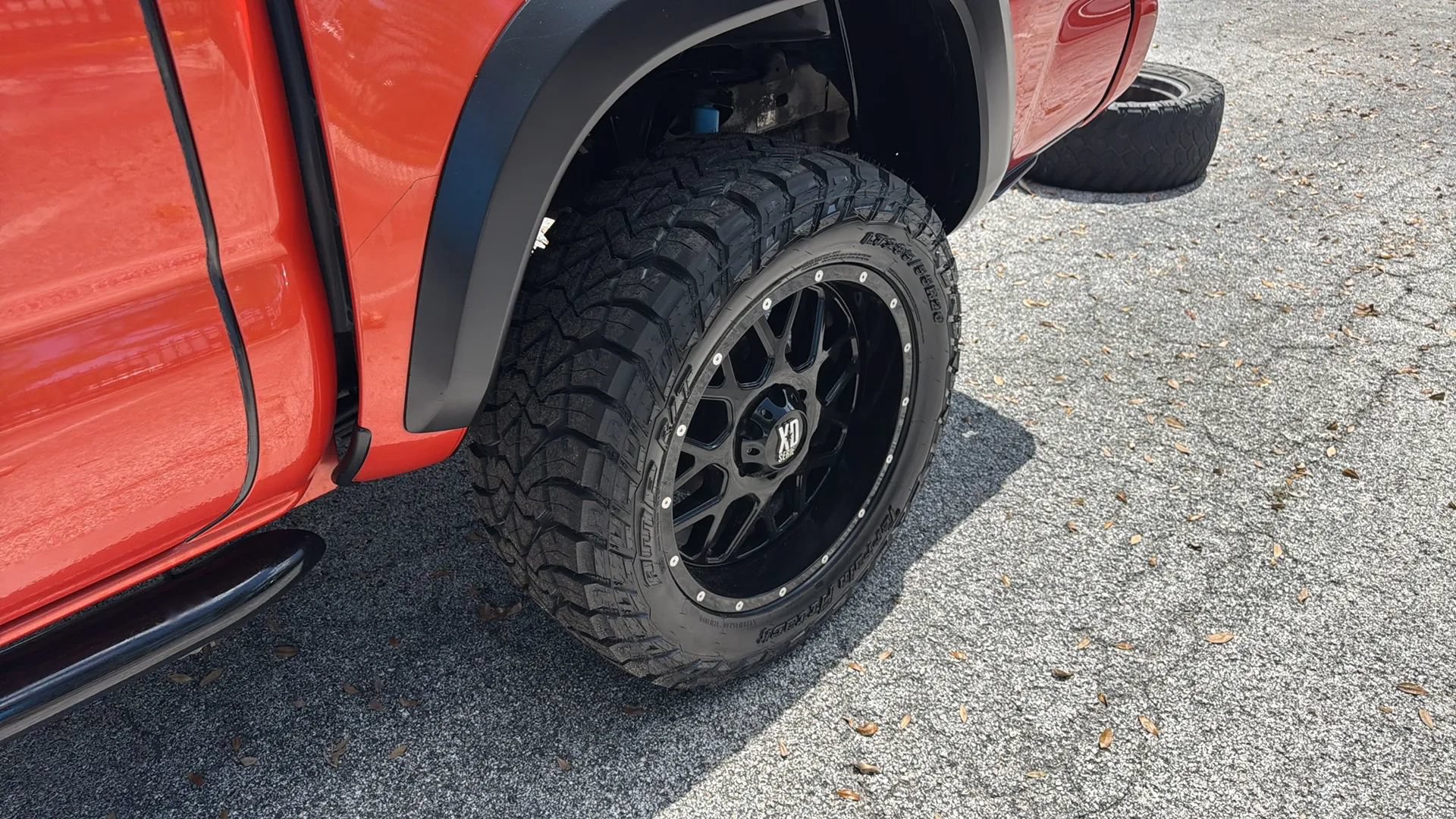 Used 2017 Toyota Tacoma TRD Off-Road w/ Premium & Technology Package AWD/4WD image 43