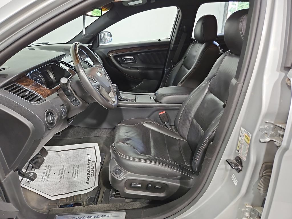 Used 2016 Ford Taurus Limited FWD image 10