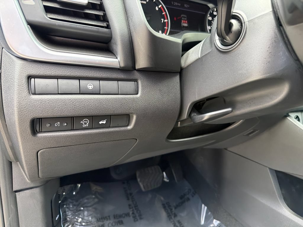 Certified 2024 Nissan Rogue SV FWD image 19