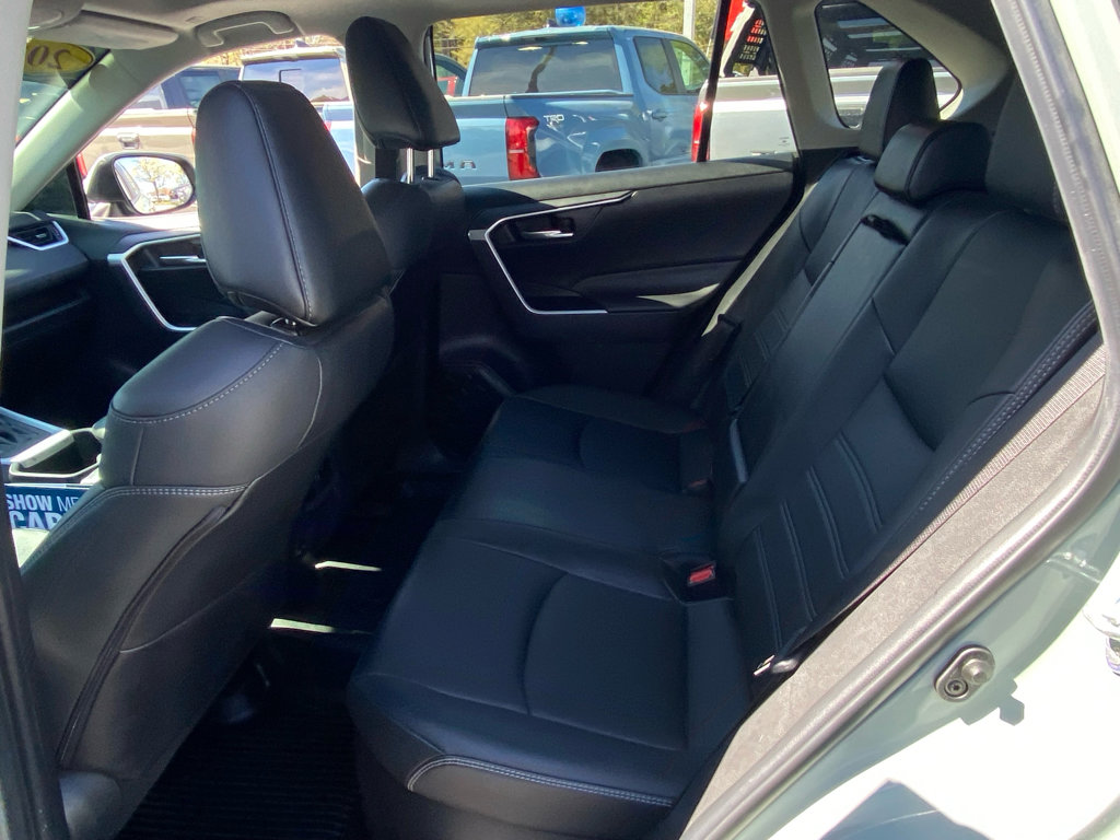 Used 2023 Toyota RAV4 XLE Premium image 6