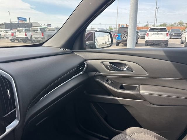 Used 2023 Chevrolet Traverse LT image 21