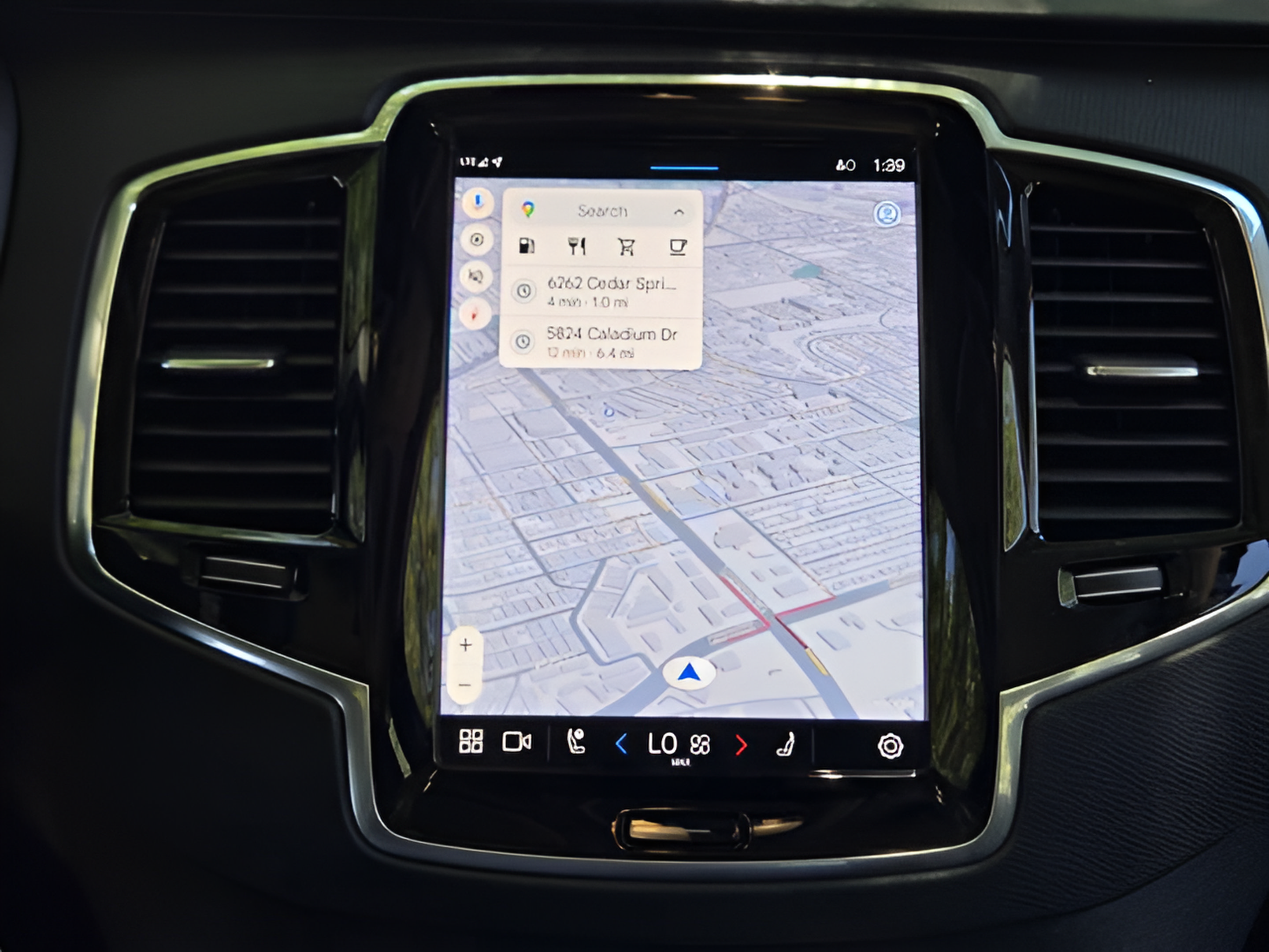 Used 2025 Volvo XC90 B6 Plus w/ Protection Package Premier AWD/4WD image 14
