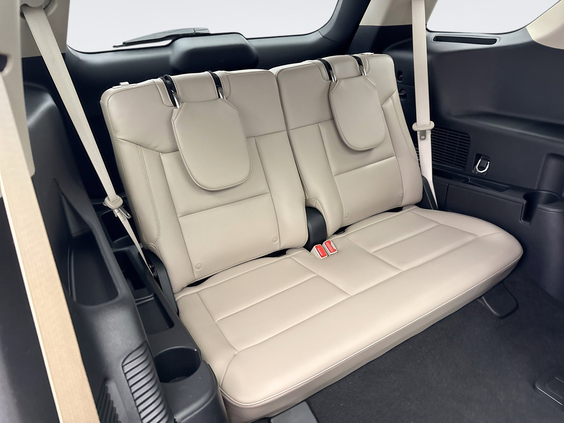 Used 2023 Ford Explorer XLT w/ Equipment Group 202A image 19