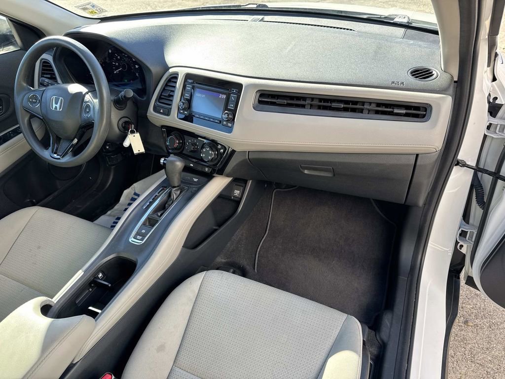 Used 2021 Honda HR-V LX image 27