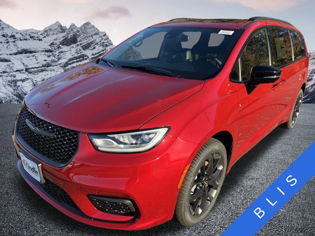 New 2026 Chrysler Pacifica Limited w/ S Appearance Package image 6