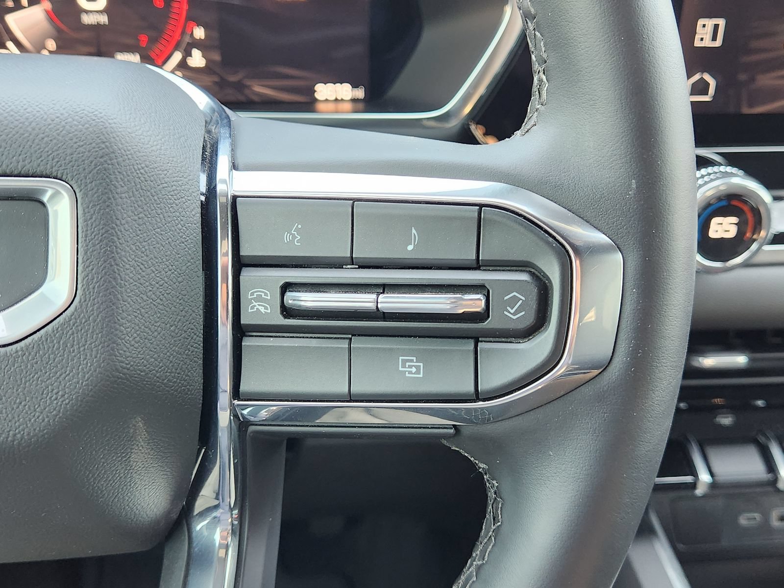 New 2026 GMC Canyon Elevation w/ Convenience Package RWD image 34