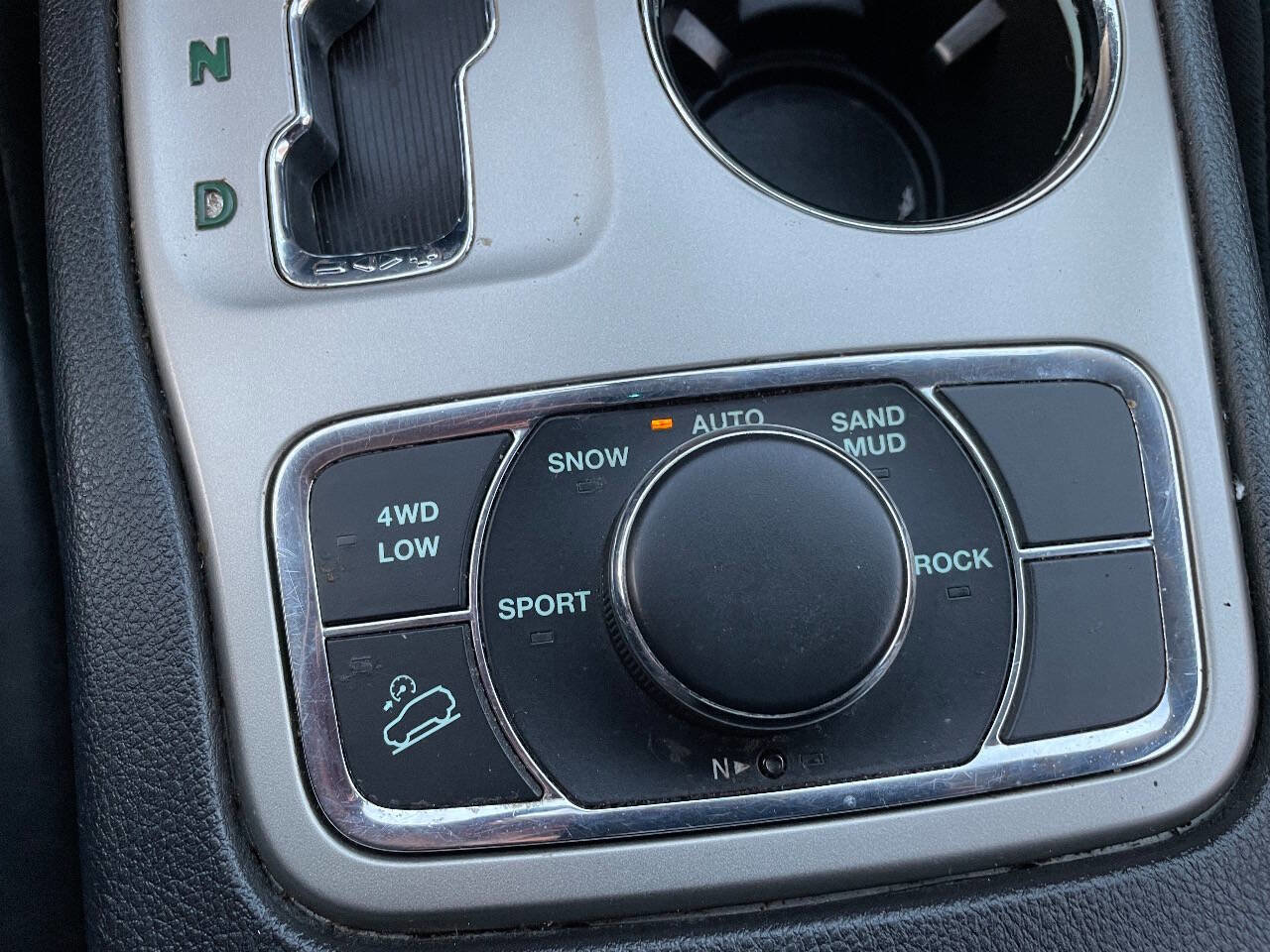 Used 2013 Jeep Grand Cherokee Limited w/ Advance Technology Group image 24