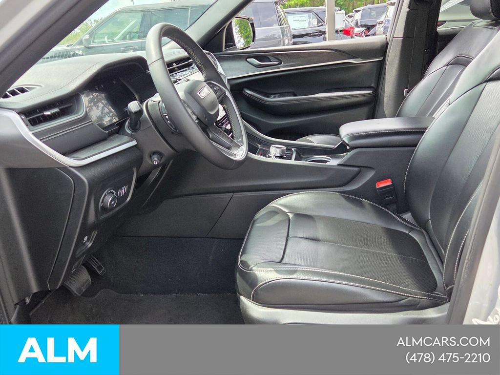 Used 2024 Jeep Grand Cherokee L Limited w/ Luxury Tech Group II AWD/4WD image 9