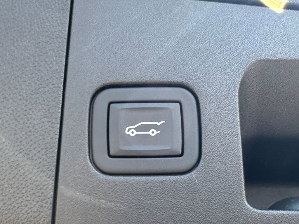 Certified 2023 Cadillac XT4 Premium Luxury image 13