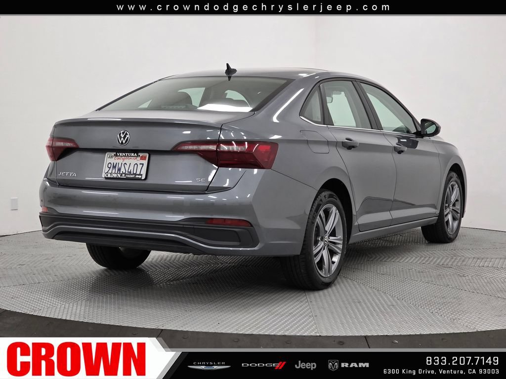 Used 2024 Volkswagen Jetta SE FWD image 7